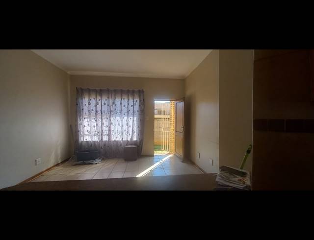 2 BEDROOM APARTMENT TO LET IN FLEURDAL